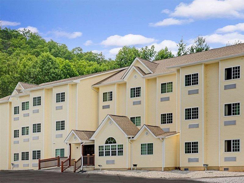 Microtel Inn & Suites By Wyndham Bryson City Esterno foto
