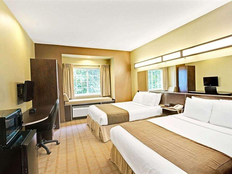 Microtel Inn & Suites By Wyndham Bryson City Esterno foto