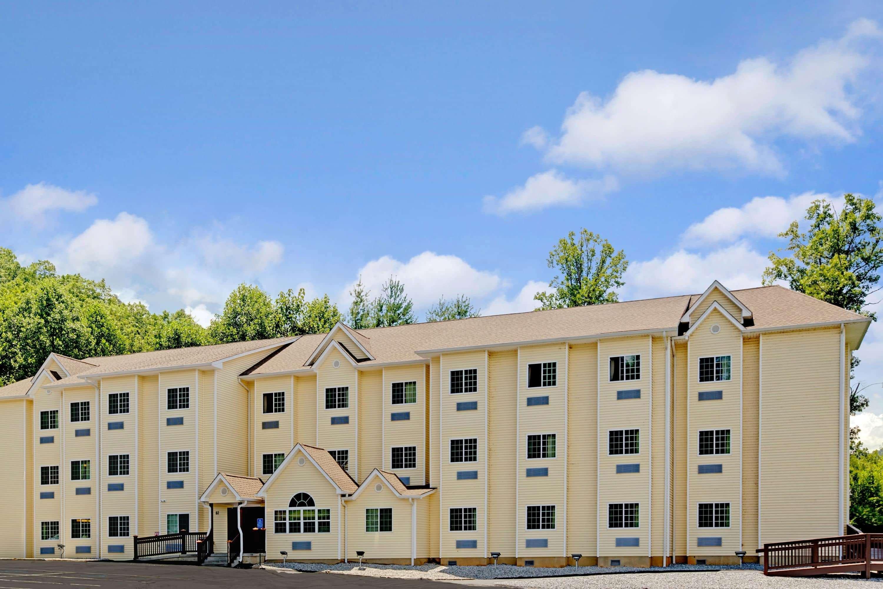 Microtel Inn & Suites By Wyndham Bryson City Esterno foto